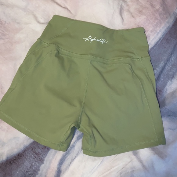 Alphalete pulse kinetic matcha shorts - Picture 4 of 4